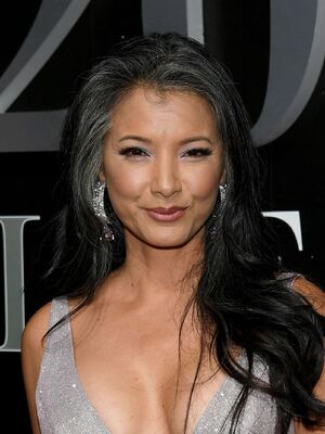 Kelly Hu